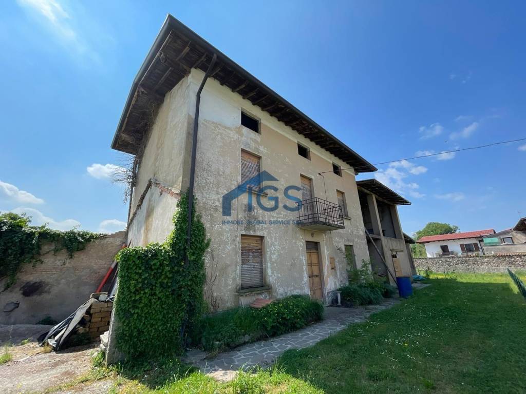 casa indipendente in vendita a Bedizzole in zona Piazza