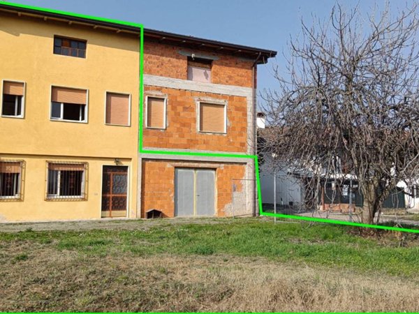 casa indipendente in vendita a Bedizzole in zona Piazza