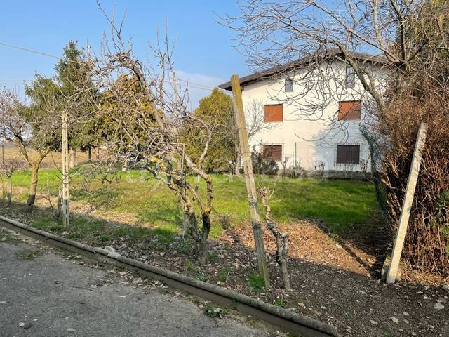 casa indipendente in vendita a Bedizzole in zona Piazza