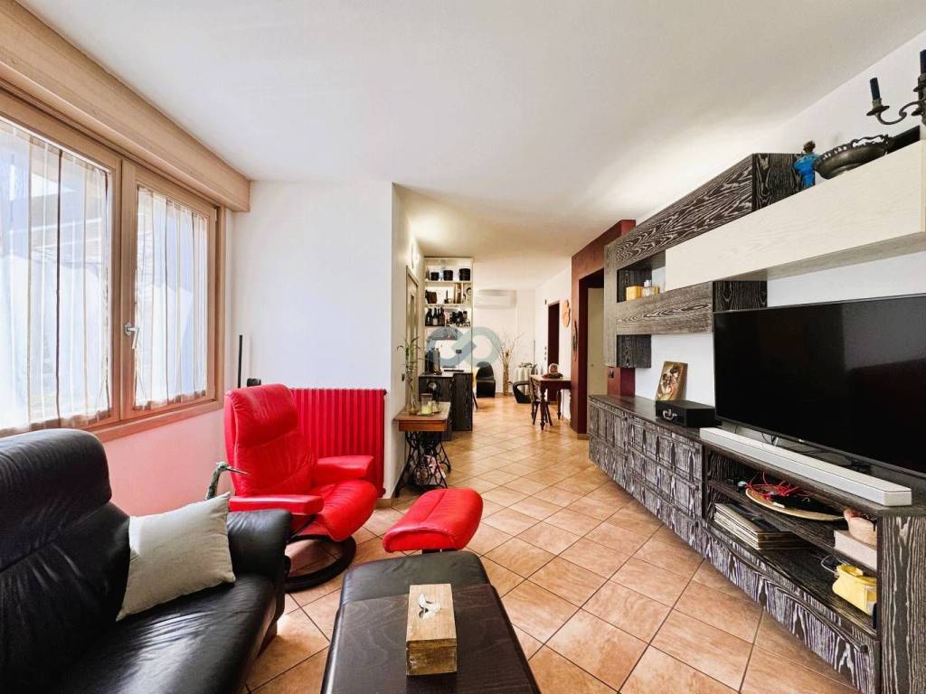 casa indipendente in vendita a Bedizzole in zona Piazza