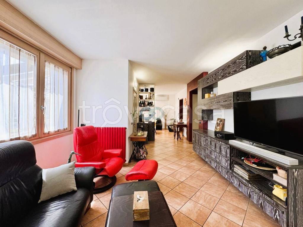 casa indipendente in vendita a Bedizzole in zona Piazza