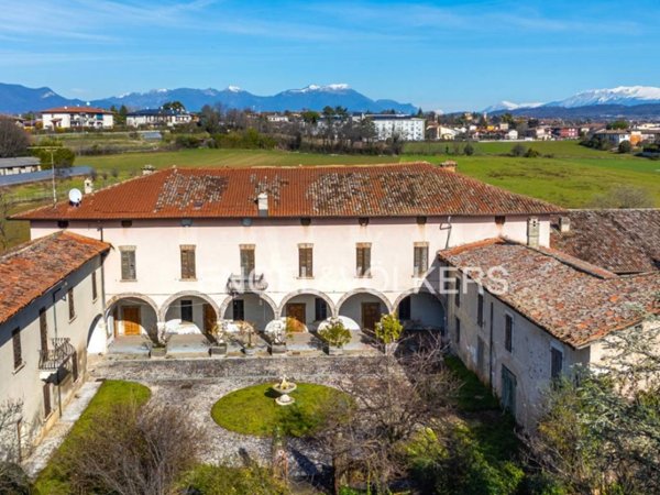 villa in vendita a Bedizzole in zona Piazza