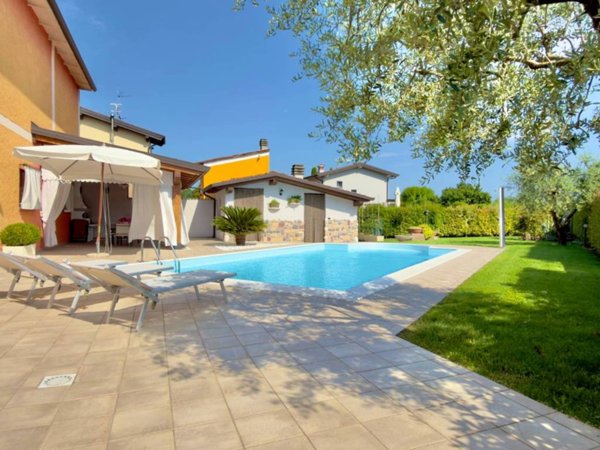 casa indipendente in vendita a Bedizzole in zona Piazza