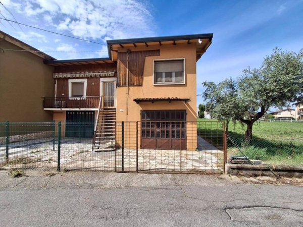 casa indipendente in vendita a Bedizzole in zona Campagnola