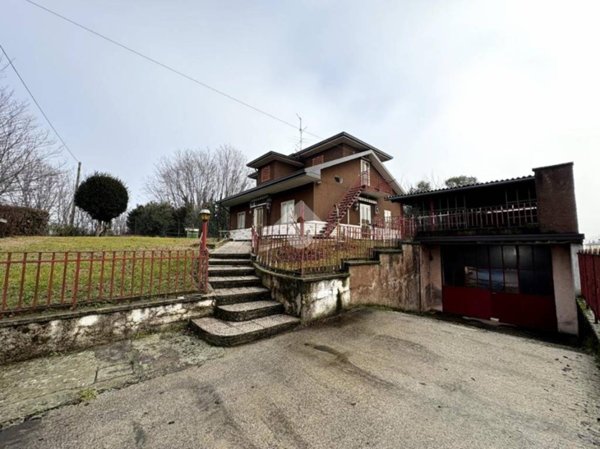 casa indipendente in vendita a Bedizzole in zona Piazza