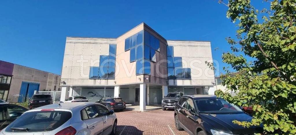locale commerciale in vendita a Bedizzole