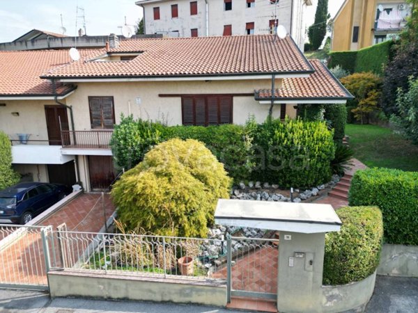 casa indipendente in vendita a Bedizzole in zona Piazza