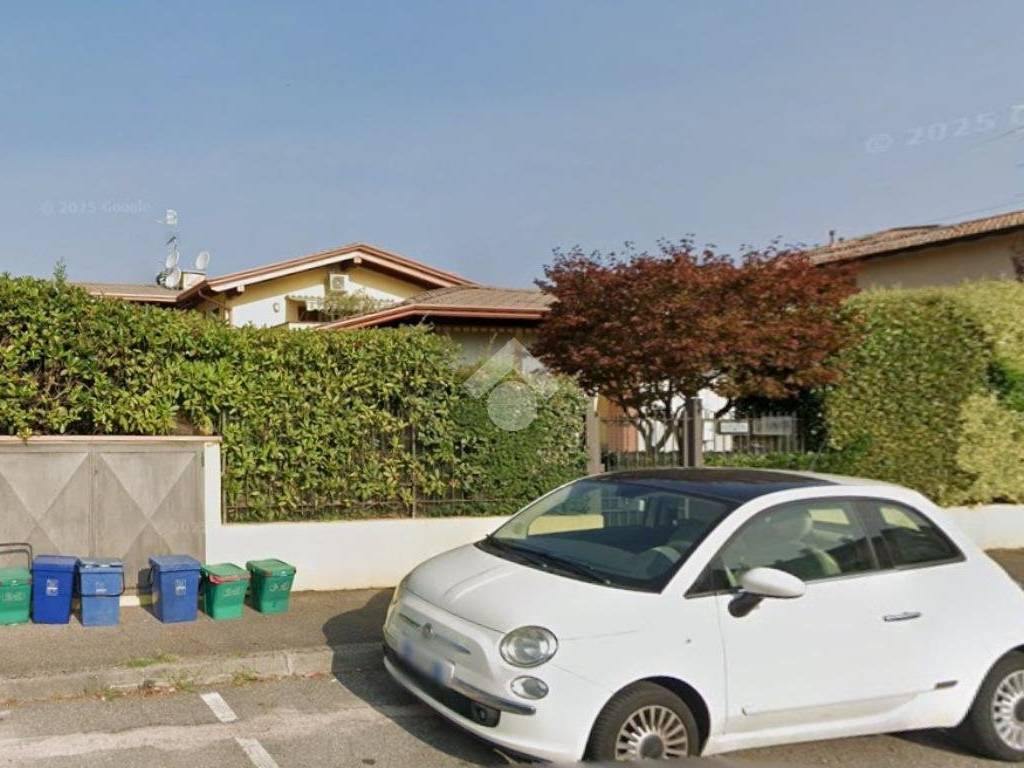 casa indipendente in vendita a Bedizzole in zona Piazza