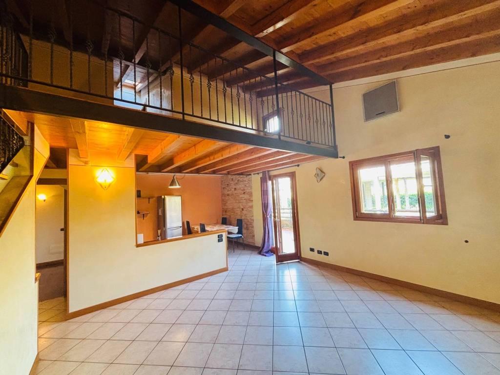 casa indipendente in vendita a Bedizzole in zona Piazza