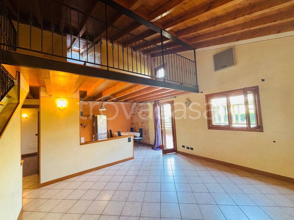 casa indipendente in vendita a Bedizzole in zona Piazza