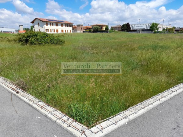 terreno in vendita a Bedizzole in zona Piazza