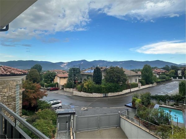 casa indipendente in vendita a Bedizzole in zona Masciaga