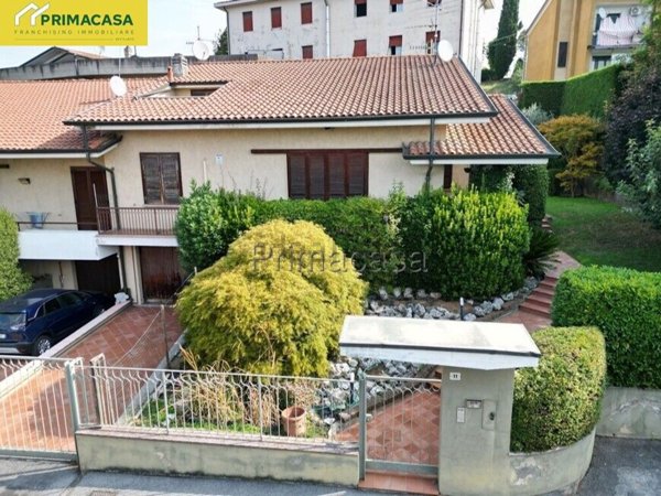 casa indipendente in vendita a Bedizzole in zona Piazza
