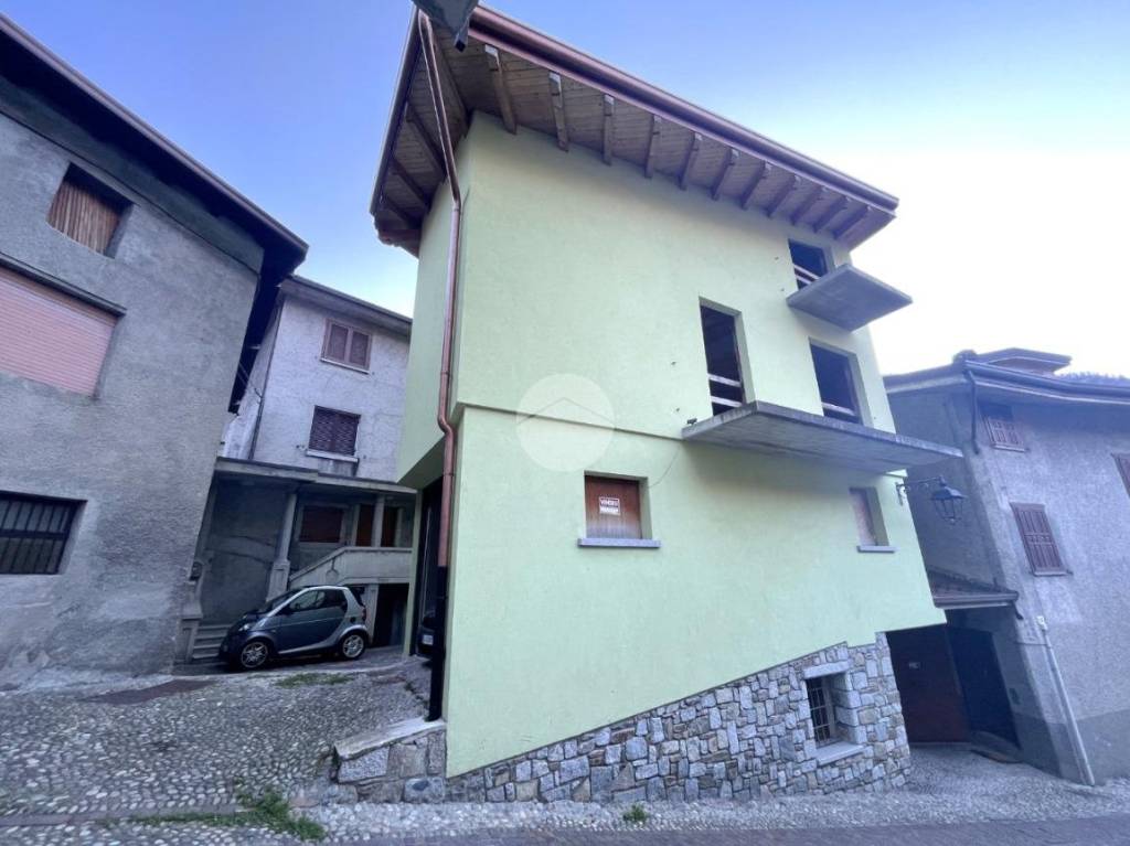 casa indipendente in vendita a Berzo Demo