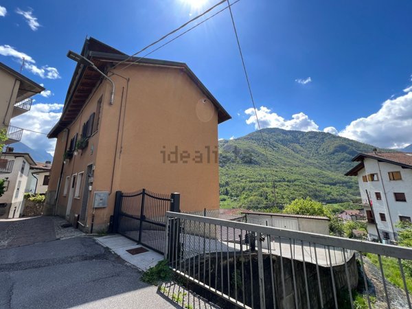 appartamento in vendita a Berzo Demo