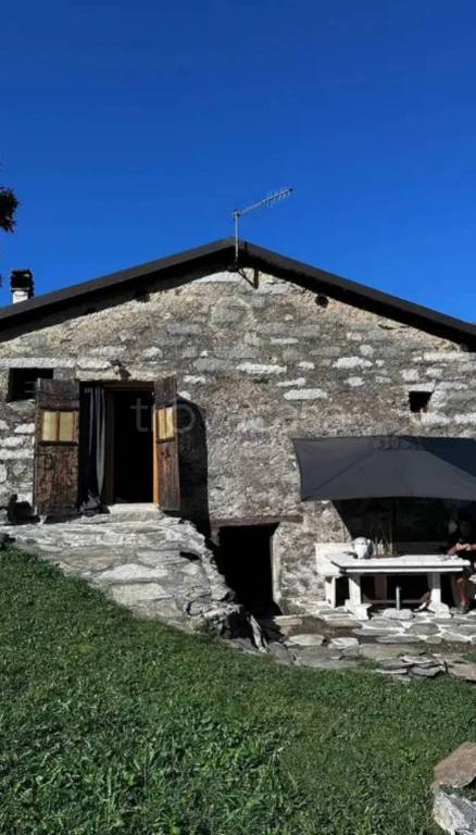 casa indipendente in vendita a Berzo Demo