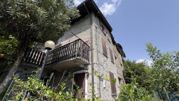 casa indipendente in vendita a Berzo Demo in zona Monte
