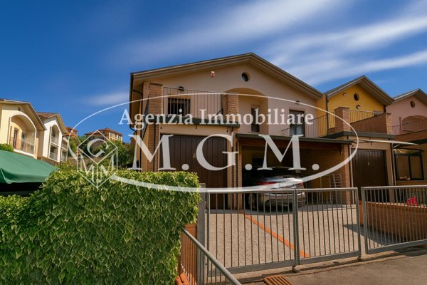 casa indipendente in vendita a Berzo Demo in zona Monte