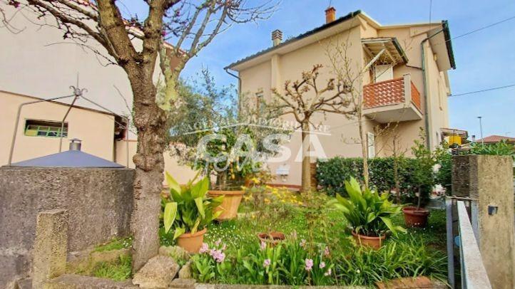 casa indipendente in vendita a Berzo Demo in zona Monte