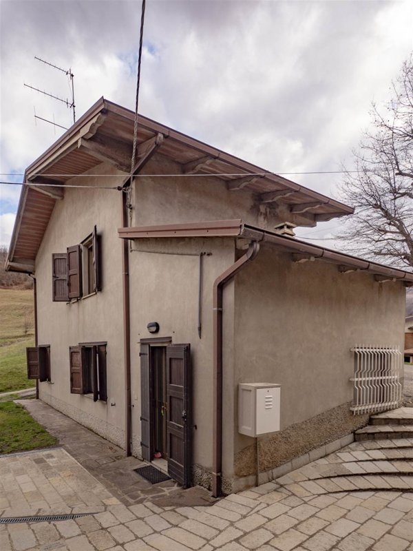 casa indipendente in vendita a Berzo Demo in zona Monte