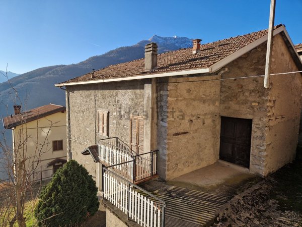 casa indipendente in vendita a Berzo Demo