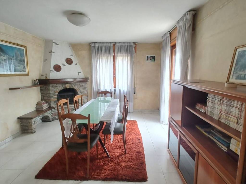 appartamento in vendita a Berzo Demo