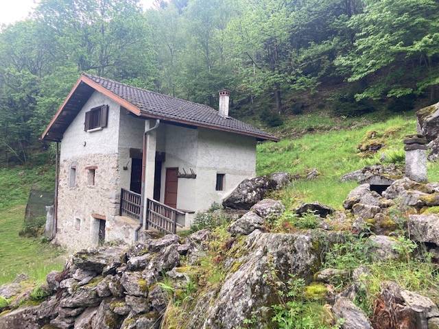 casa indipendente in vendita a Berzo Demo