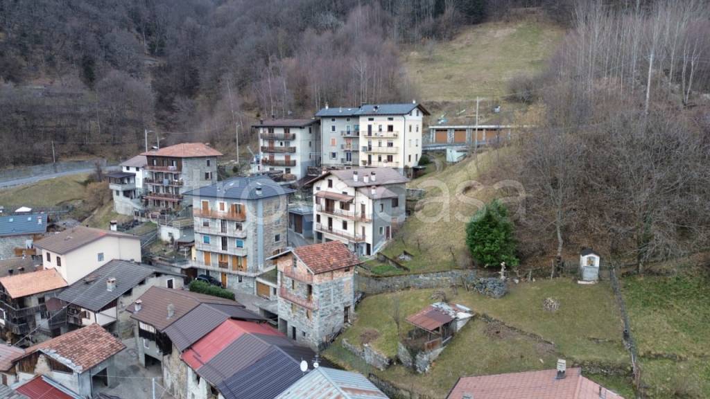 casa indipendente in vendita a Berzo Demo in zona Monte