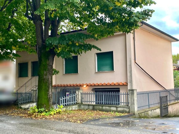 casa indipendente in vendita a Berzo Demo in zona Monte