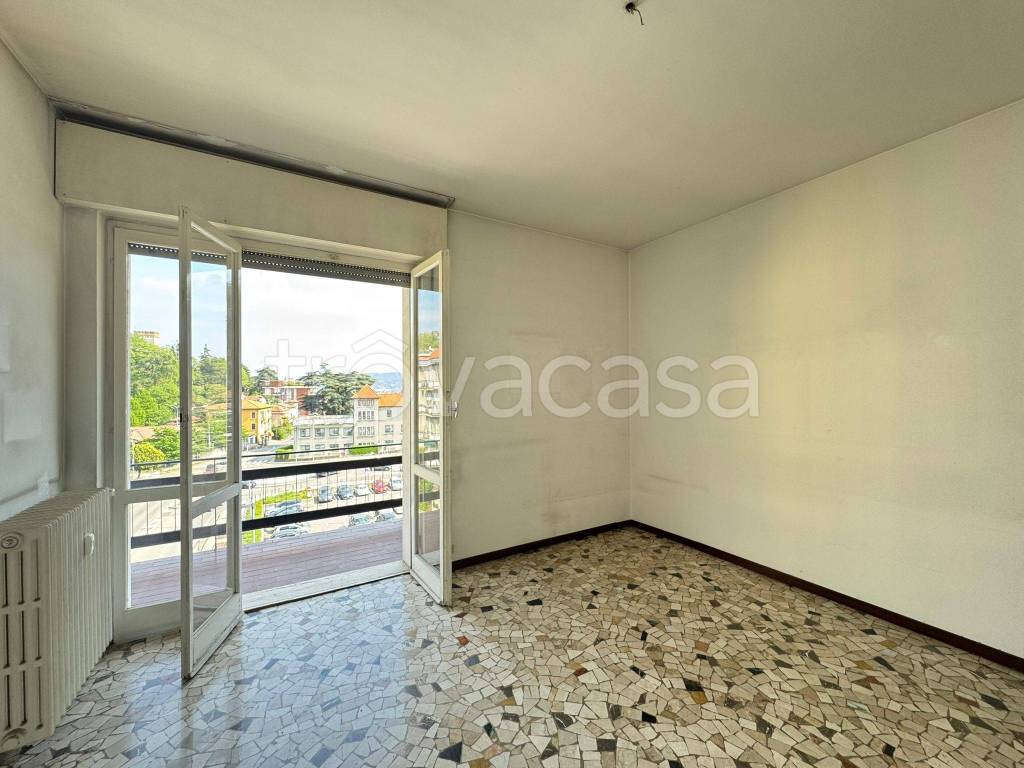 appartamento in vendita a Berzo Demo in zona Monte