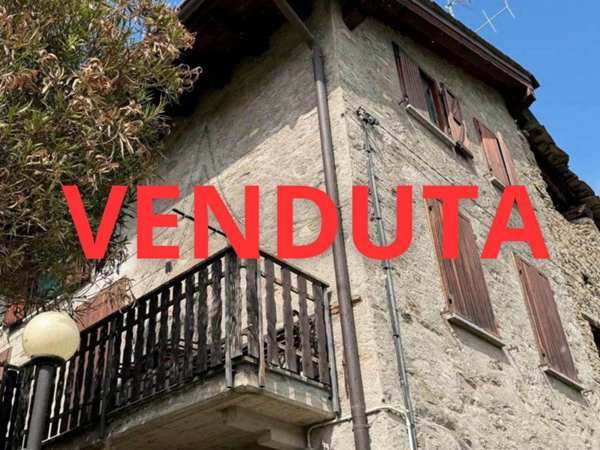 casa indipendente in vendita a Berzo Demo in zona Monte