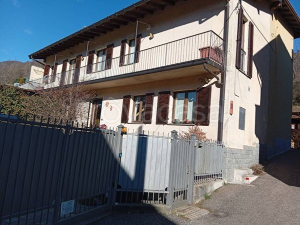 casa indipendente in vendita a Berzo Demo in zona Monte