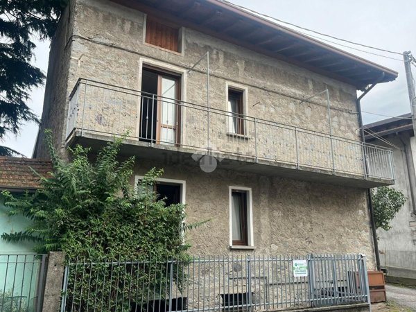 casa indipendente in vendita a Berzo Inferiore