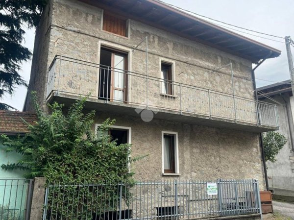 casa indipendente in vendita a Berzo Inferiore