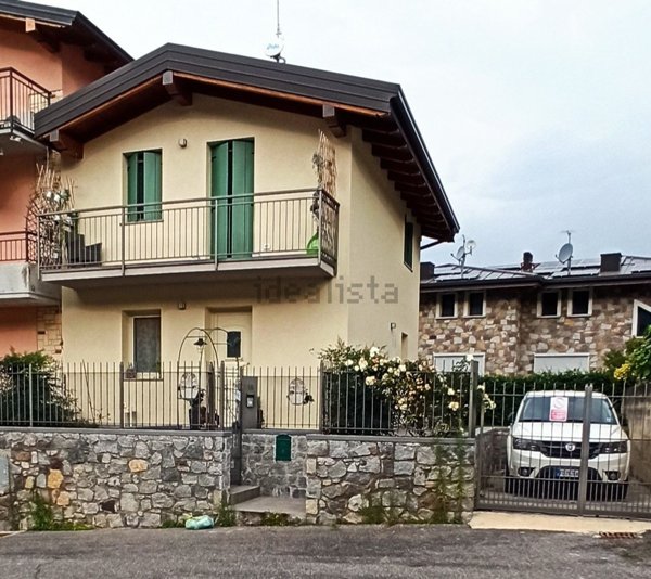 casa indipendente in vendita a Berzo Inferiore