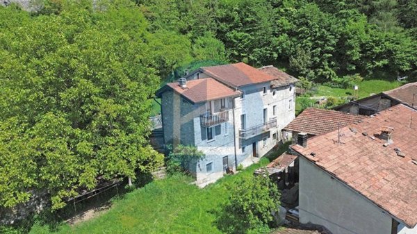 casa indipendente in vendita a Bienno