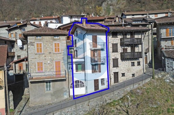 casa indipendente in vendita a Bienno in zona Prestine
