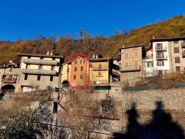 casa indipendente in vendita a Bienno in zona Prestine