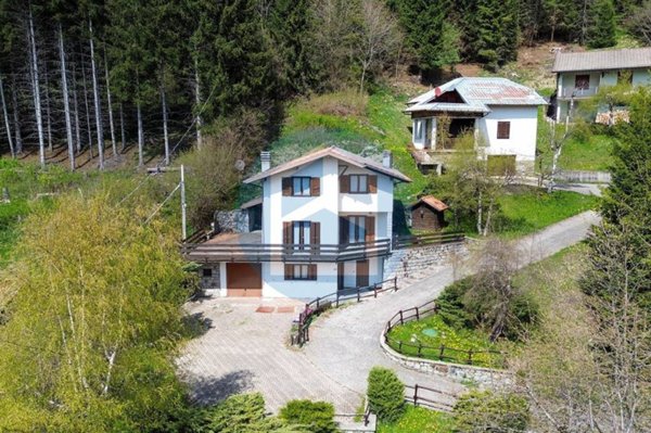 casa indipendente in vendita a Bienno