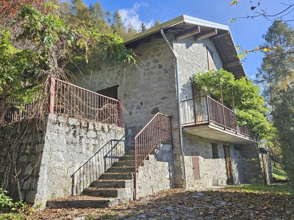 casa indipendente in vendita a Bienno