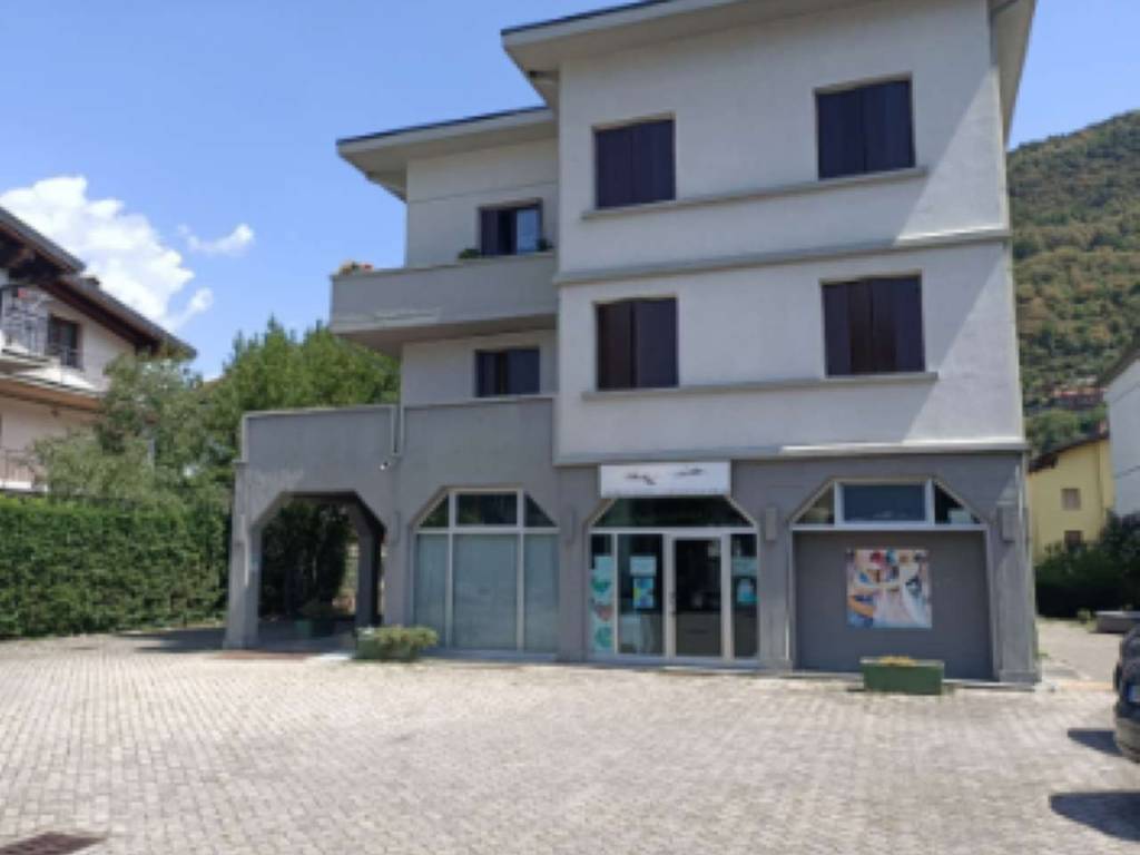 negozio in vendita a Bienno