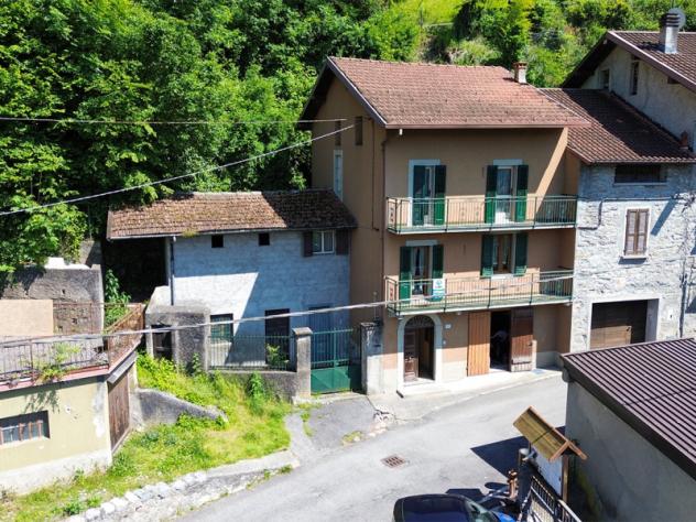 casa indipendente in vendita a Bienno in zona Prestine