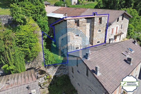 casa indipendente in vendita a Bienno in zona Prestine