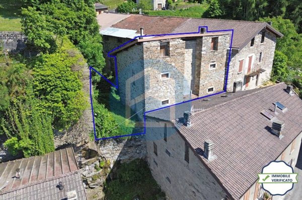 casa indipendente in vendita a Bienno in zona Prestine