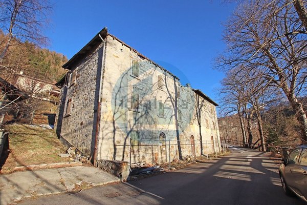 rudere in vendita a Bienno in zona Prestine