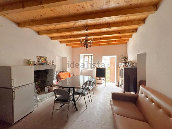 casa indipendente in vendita a Bienno in zona Prestine