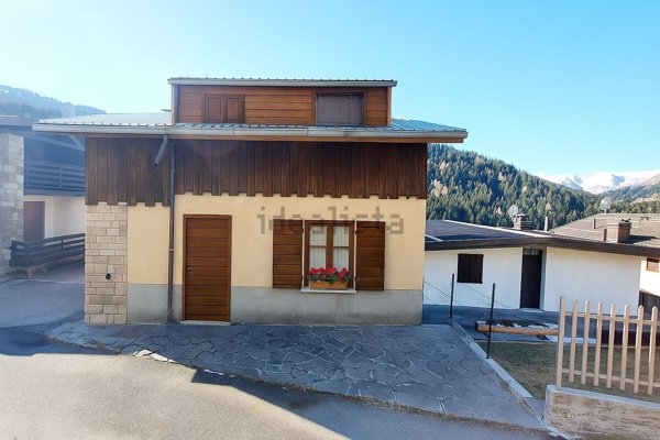 casa indipendente in vendita a Bienno