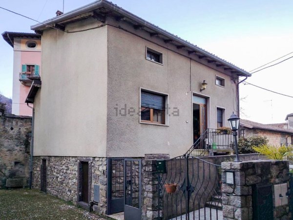 casa indipendente in vendita a Bienno