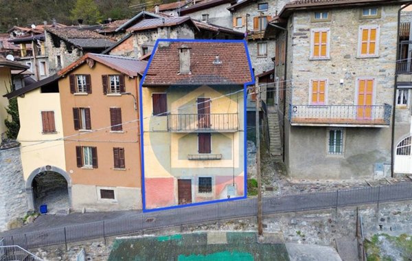 casa indipendente in vendita a Bienno in zona Prestine