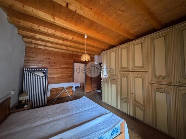 casa indipendente in vendita a Bienno in zona Prestine